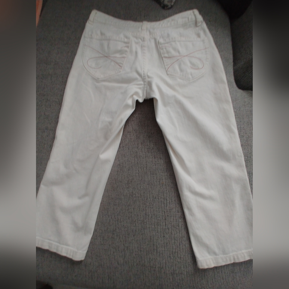 Cache Denim Capris - Picture 5 of 9